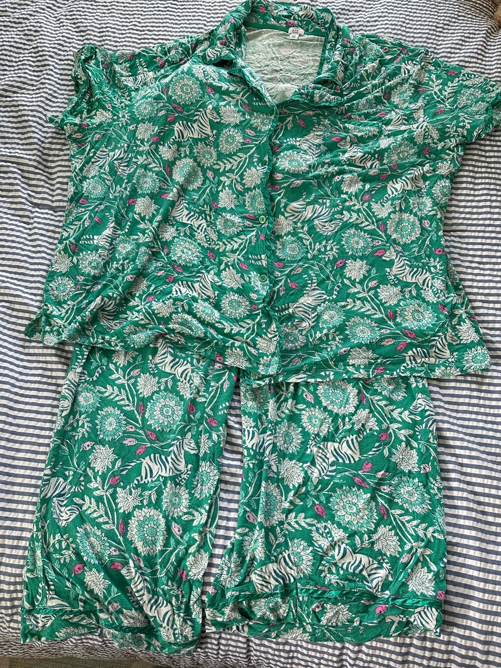 crown & ivy Green Floral Short Pajama Set with Pink Accents
